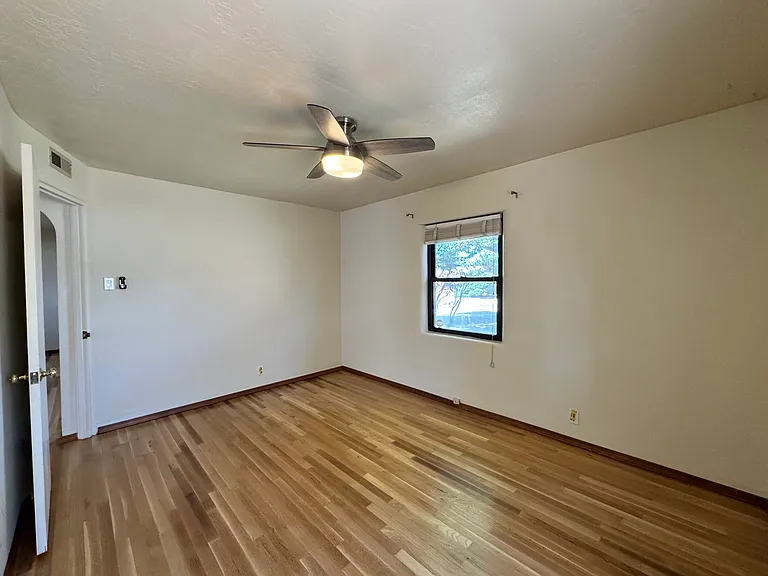 1408 Lafayette Dr NE — Photo 5