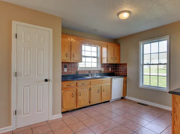 509 Potomac Dr, Oak Grove, KY 42262