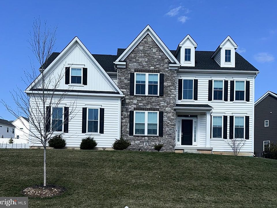 1st image of 107 Alexander Dr