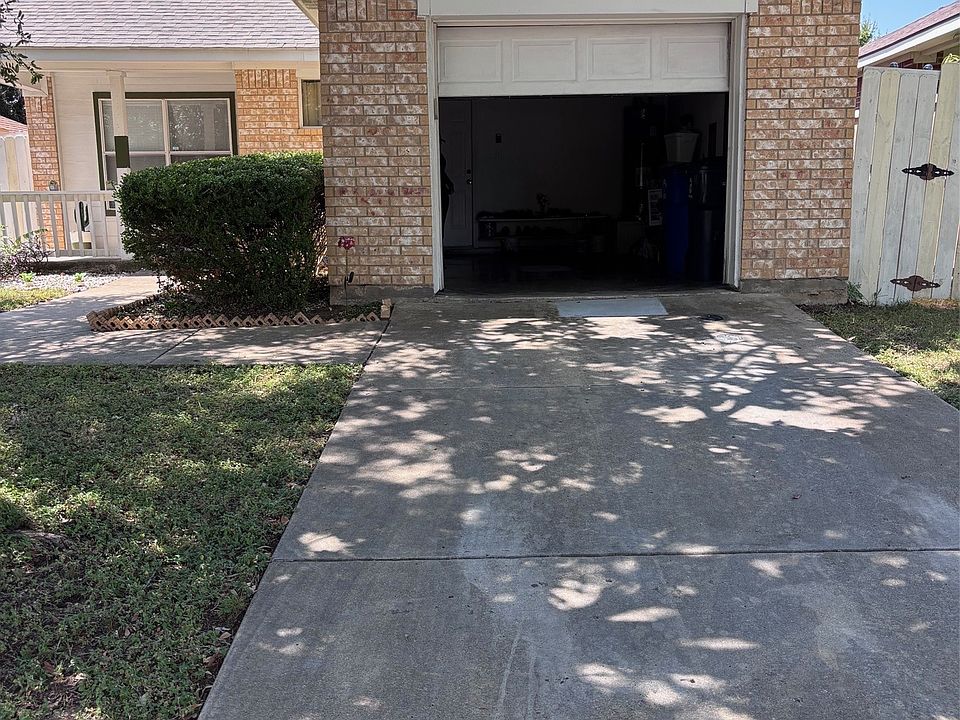 1st image of 9656 Stonewood Dr