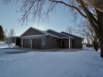 204 Pine St NW, New London, MN, 56273
