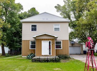 1009 18th Ave N, Moorhead, MN 56560