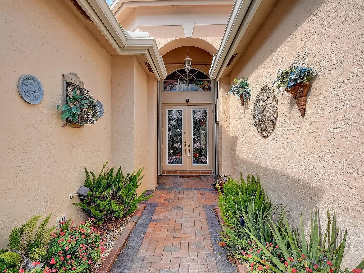 3 bed, 3.5 bath, 2629 sqft, $5,500 — Photo 2