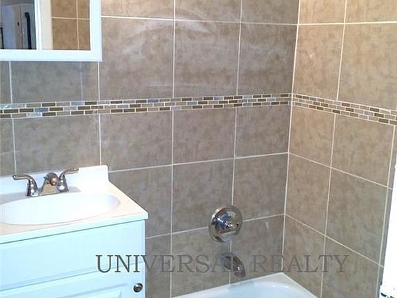 4th image of 121 1st Ave APT 2
