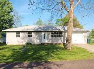 1205 3rd St, Monett, MO 65708