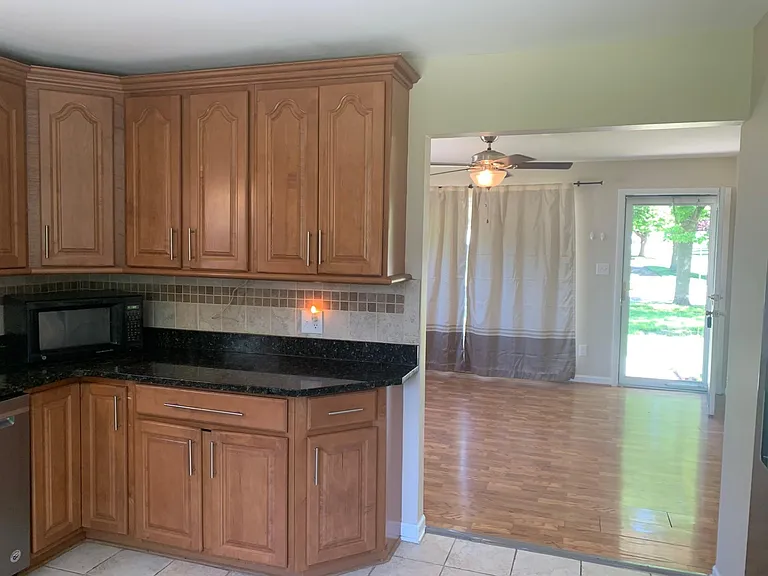 1096 Truwood Dr — Photo 8