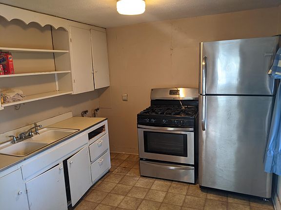 4th image of 310 W Wycough St