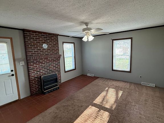 5th image of 5093 Cave Springs Rd