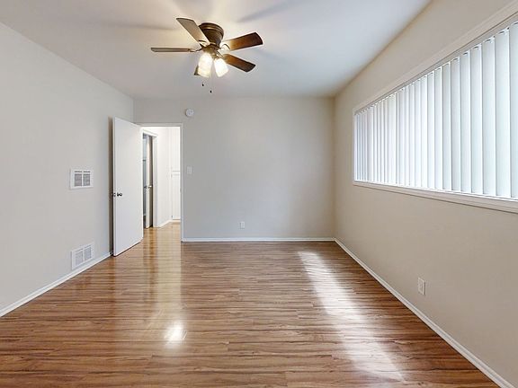 5th image of 1845 Garfield Pl #1845G-05