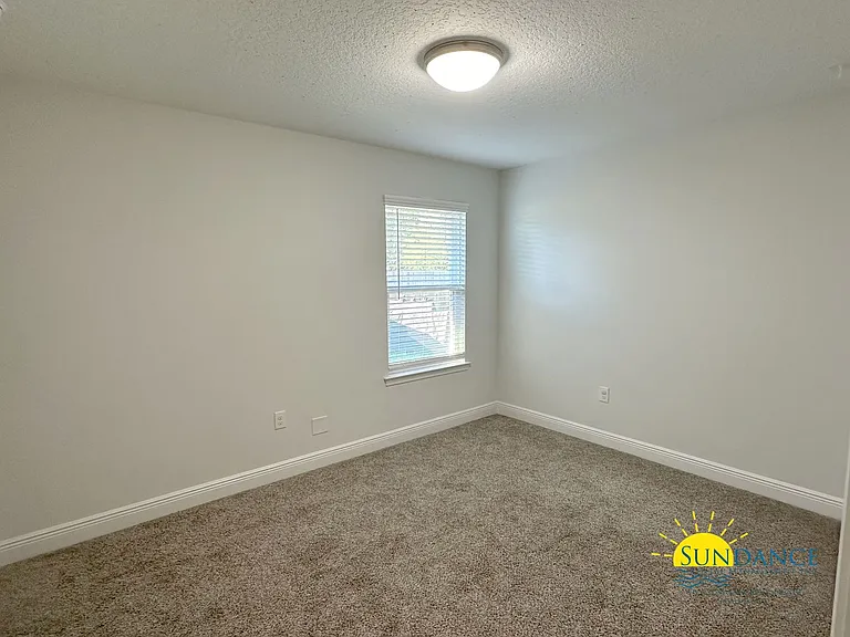 2337 Salamanca St — Photo 10