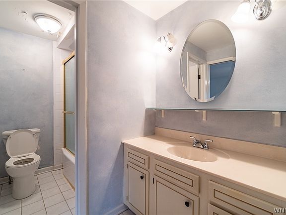 2nd image of 1406 Charlesgate Cir