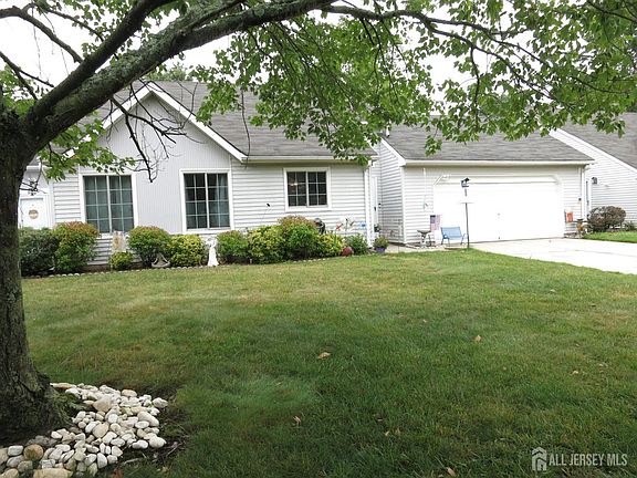 2nd image of 640 Madison Dr #B