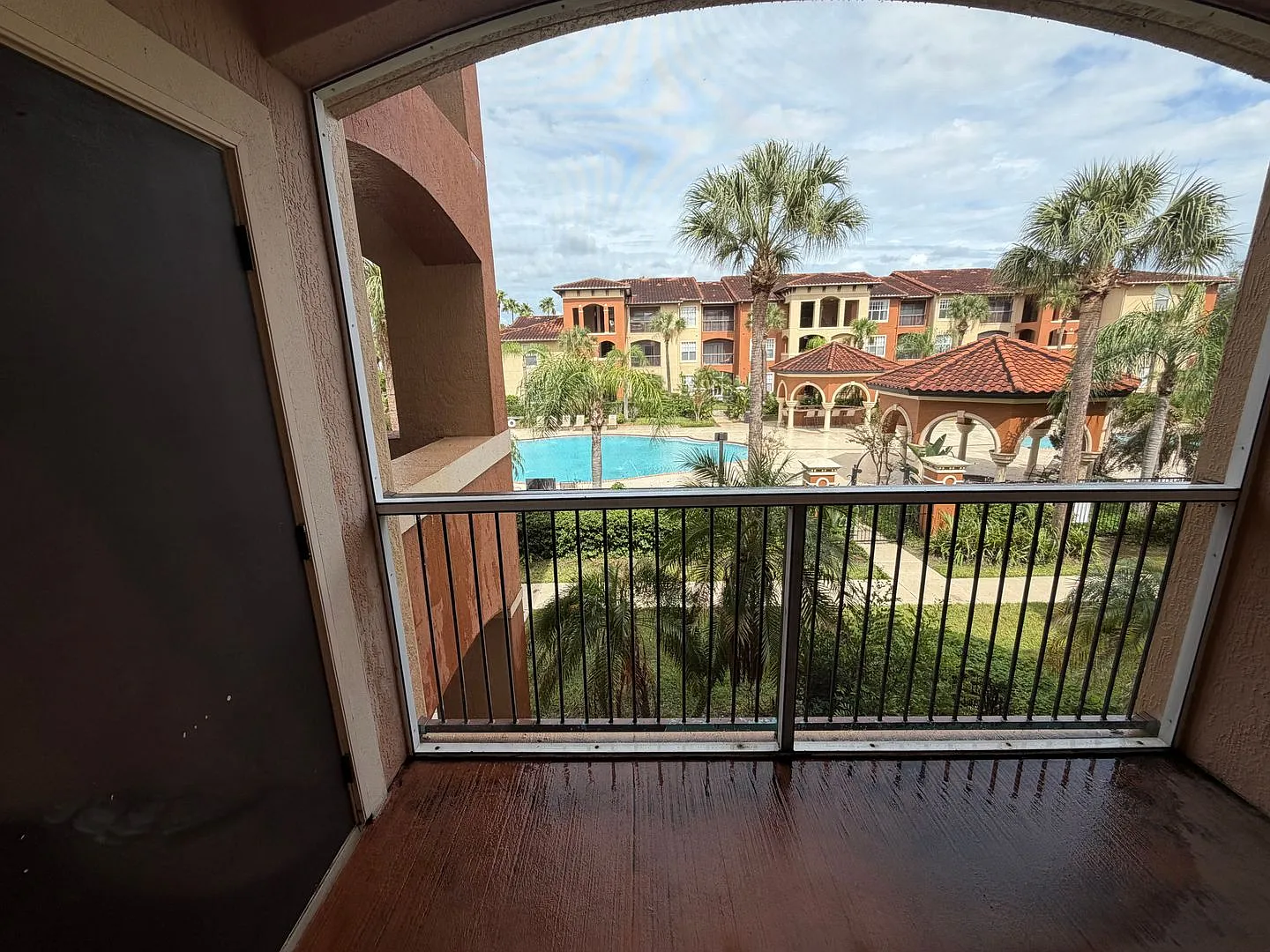 1 Bedroom, 1 Bathroom MetroWest Condo with In-Unit Laundry in Gated Palms Club! — Photo 4
