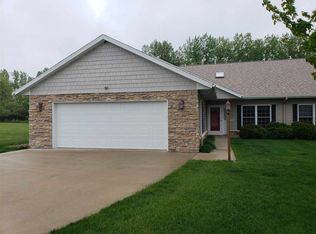 75 Timber Creek Dr, Mason City, IA 50401