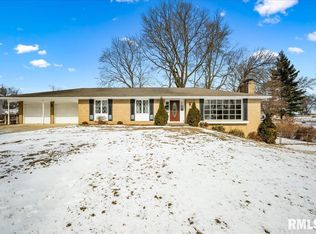 1615 Summit Dr, Pekin, IL