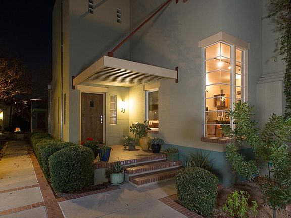 33 W Lynwood front detail evening