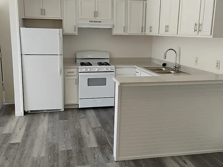 Vista Linda Apartments — Photo 31