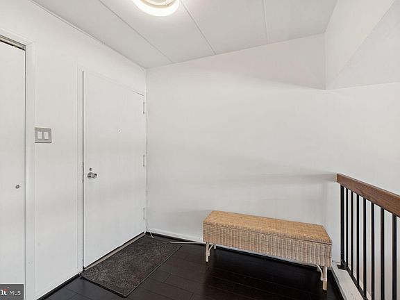 3rd image of 114 Roberts Ln APT 201