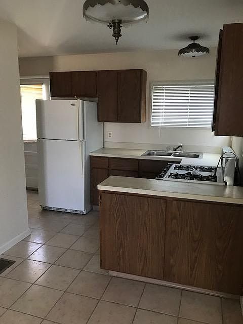 2nd image of 943 Kramer Ave