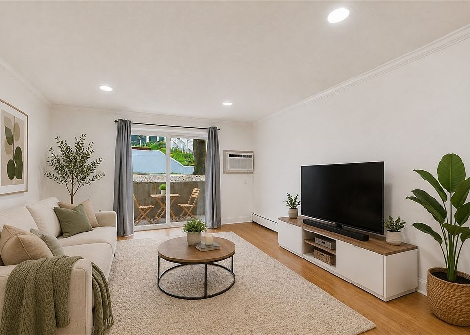 1st image of 70 Warren Ave APT 1-4