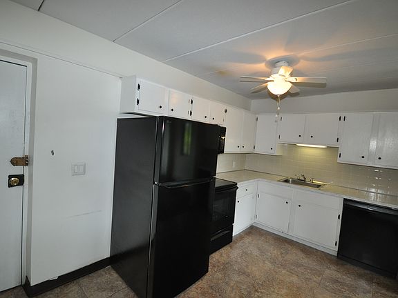 5th image of 10 Main St APT 208