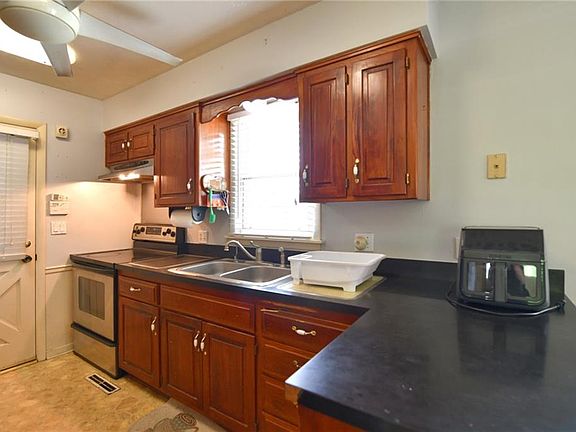 3rd image of 8000 Riverview Ave