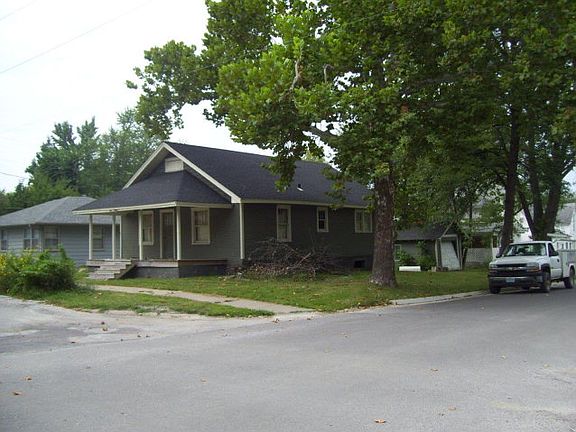 4th image of 602 S Bradford St