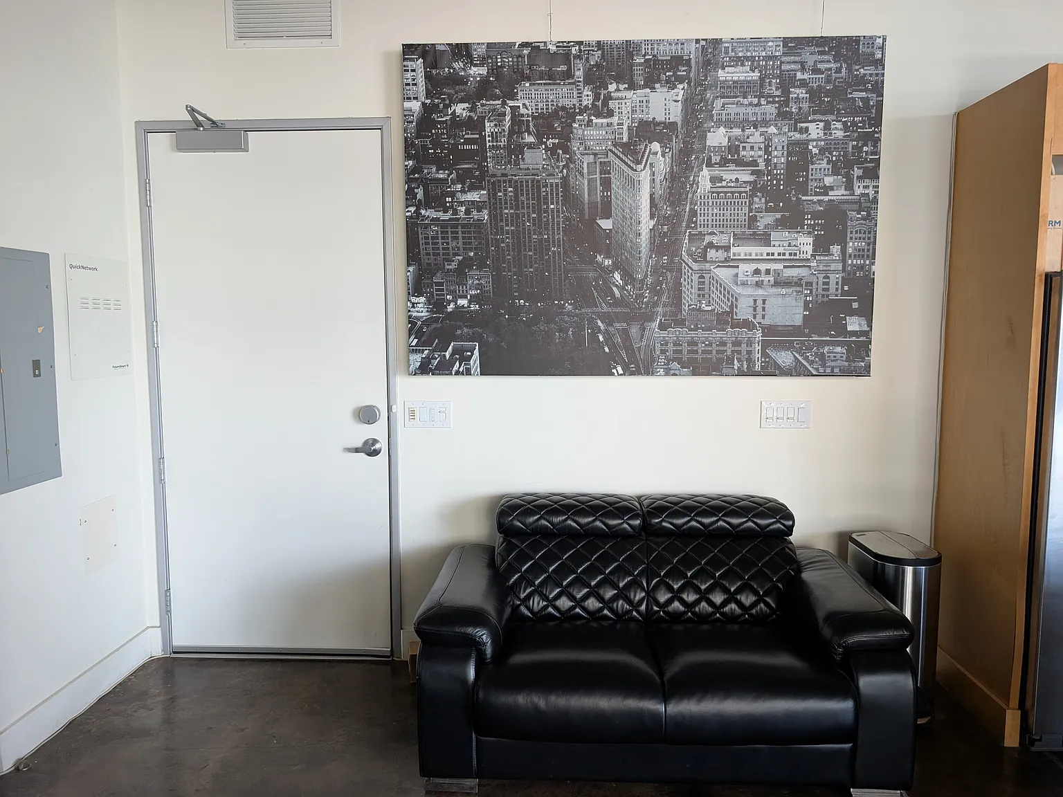 311 W 5th St — Photo 3