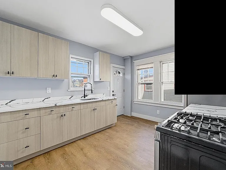 1424 Hamilton Ave — Photo 14