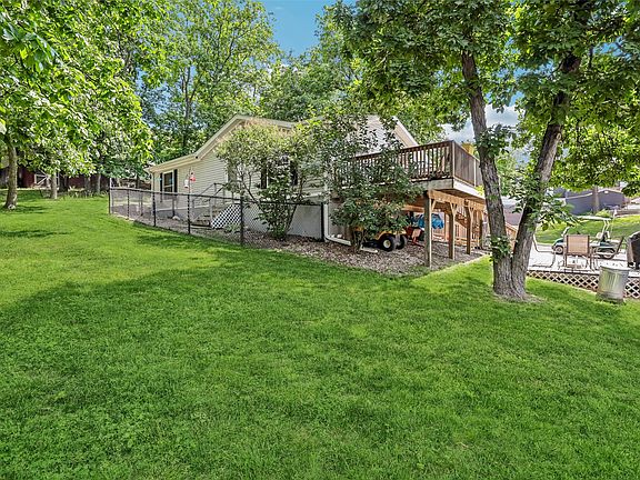 4th image of 102 Lakeview Dr