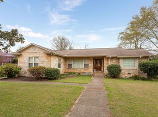 301 Moorefield Dr, Talladega, AL 35160