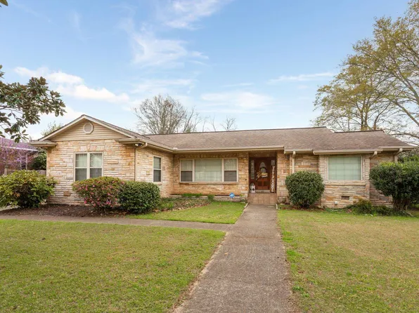 301 Moorefield Dr, Talladega, AL 35160