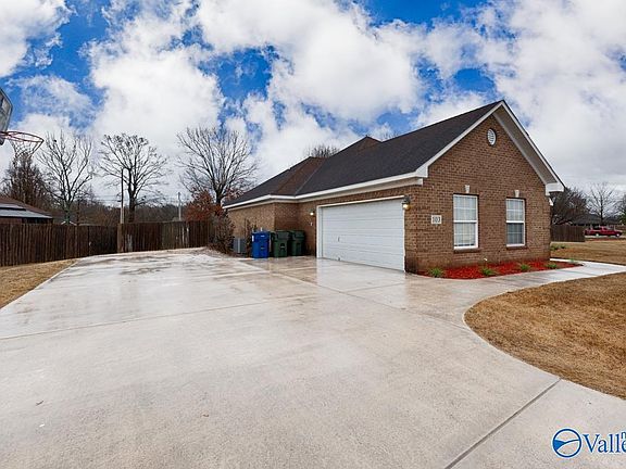 3rd image of 103 Bailee Grace Cir