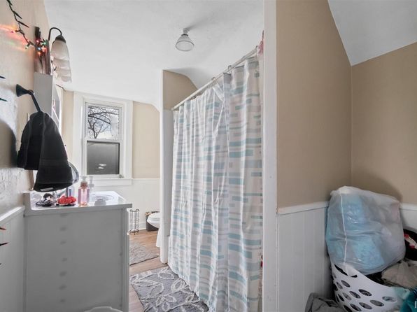 fort-wayne-indiana-73110350 picture