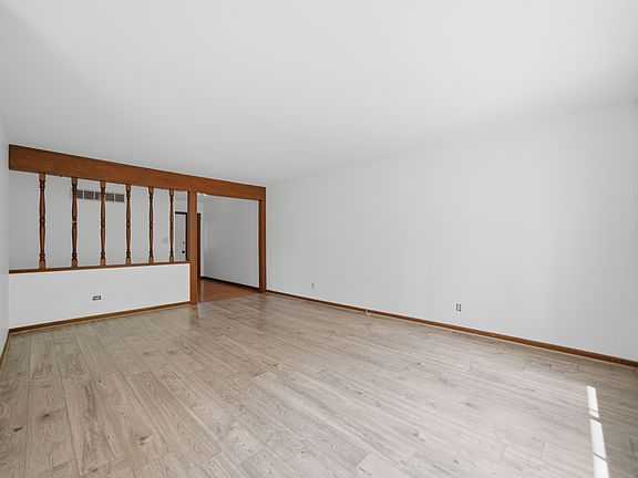 3rd image of 152 Dunbar Ln