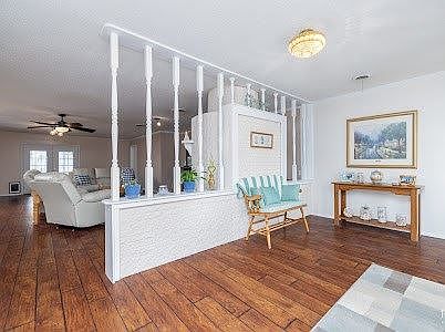 5th image of 3412 Sul Ross St