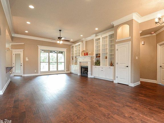 3rd image of 9309 Cliffside Dr