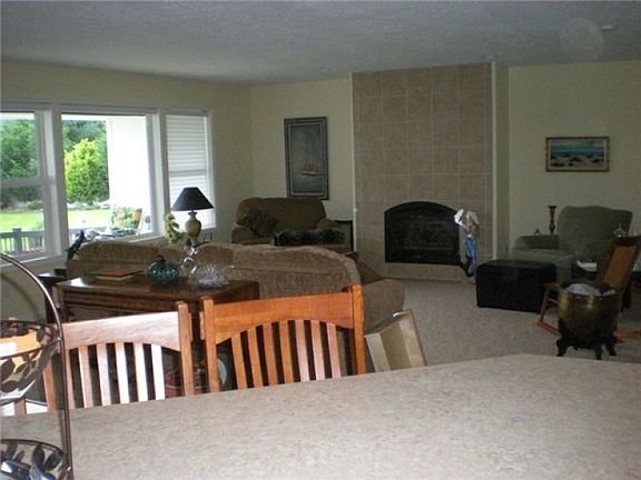 5th image of 31 Monroe Dr