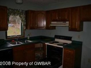 2619 Lower Demunds Rd, Dallas, PA 18612