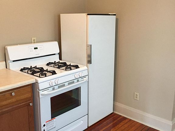 2nd image of 826 Elmwood Ave APT 1