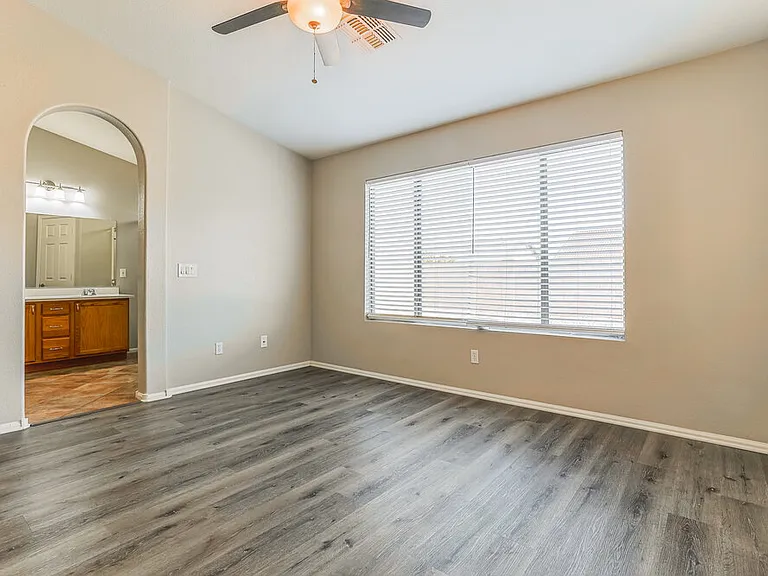 4148 E Stratford Pl — Photo 9