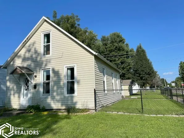 1924 S 10th St, Burlington, IA 52601