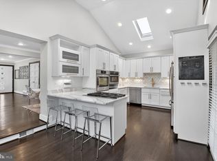 6101 Swansea St, Bethesda, MD 20817