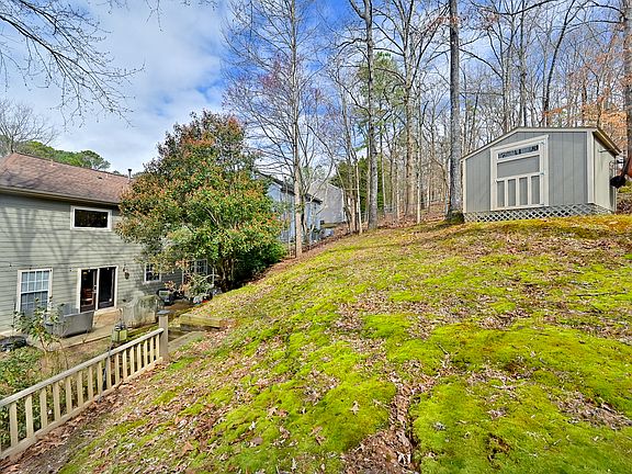 5th image of 3235 Summer View Dr