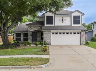 2813 White Oak Dr, Grand Prairie, TX 75052