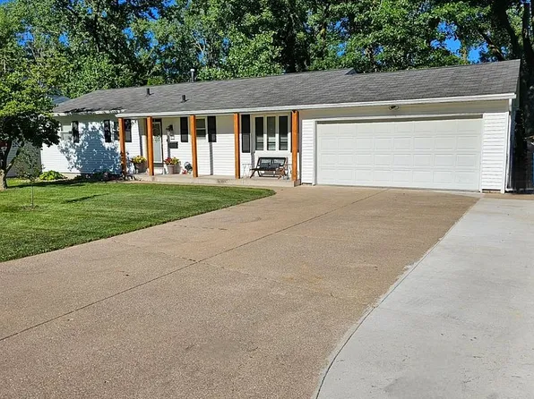 2572 9 1/2 St, East Moline, IL 61244