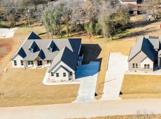 2420 Candlestick Dr, Granbury, TX 76049