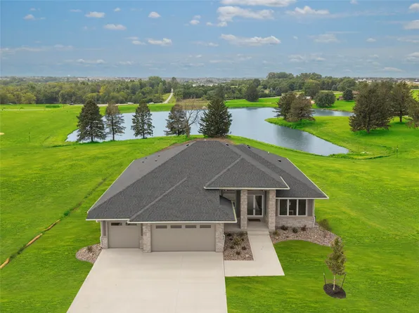 17406 Oakwood Dr, Urbandale, IA 50322