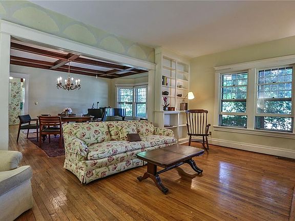4th image of 18 Chili Ave