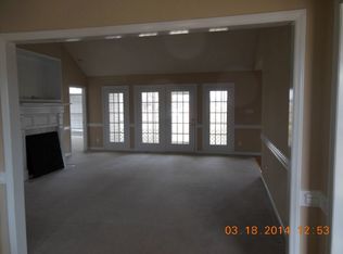 576 Timberlake Dr, Clinton, NC 28328